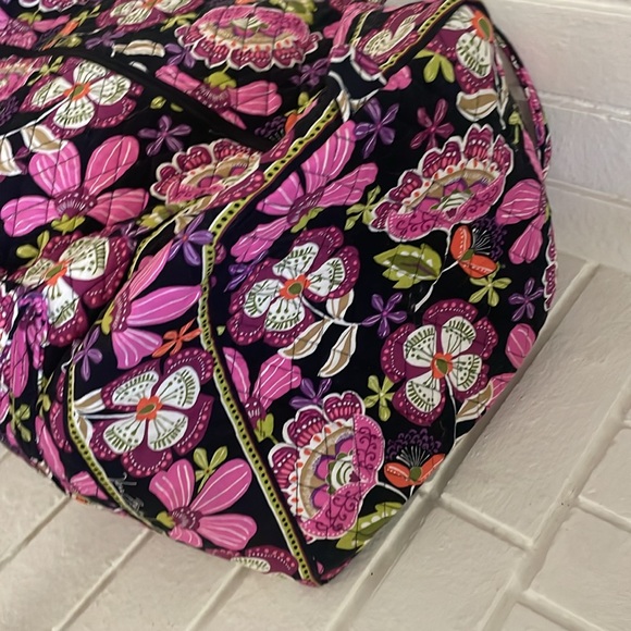 VERA BRADLEY Women's Quilted Black Pink Floral Duffle Bag Weekender - Picture 6 of 9